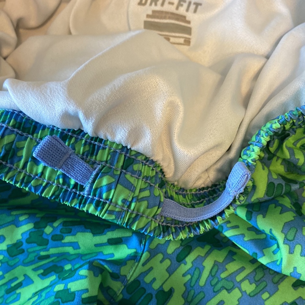 Nike Girls running shorts XL - Picture 4 of 6